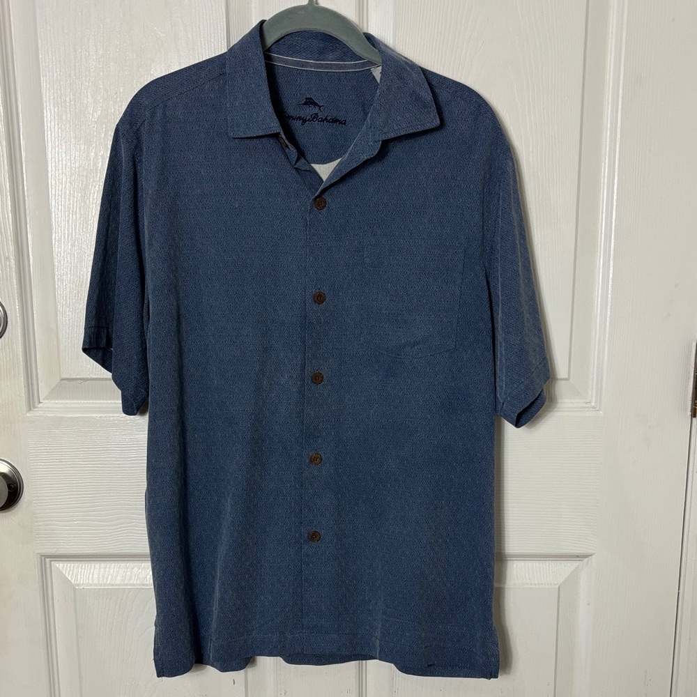 Tommy Bahama 100% Silk Blue Casual Button Down Shirt lightweight vacation resort